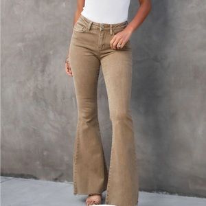 New with tags Vici tan flare jeans